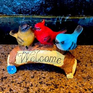 Cute craft bird statue Welcome sin